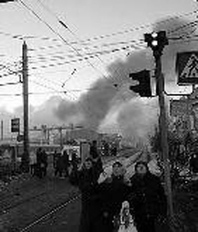 陨石从天而降，民众惊恐不已 