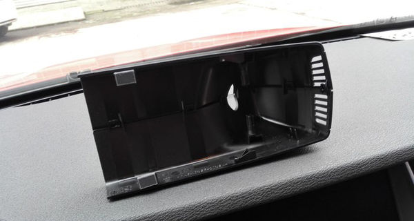 如何为宝马X3安装隐藏行车记录仪